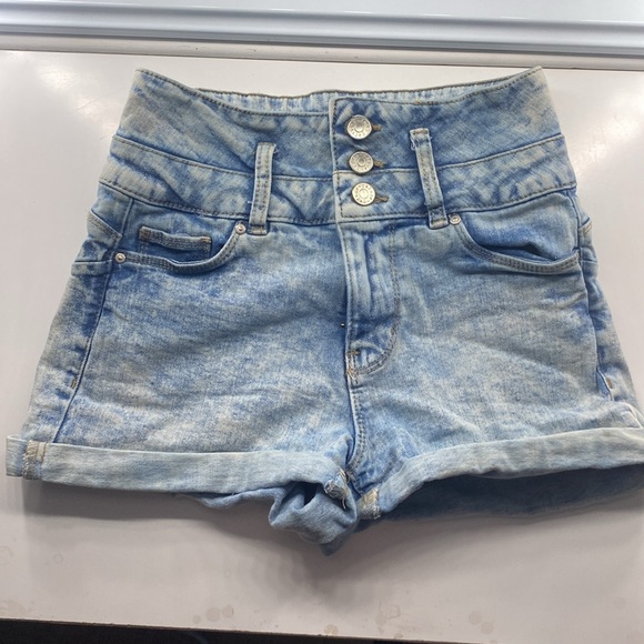Woman’s washed out colour jean shorts, Size 00 - Picture 4 of 4